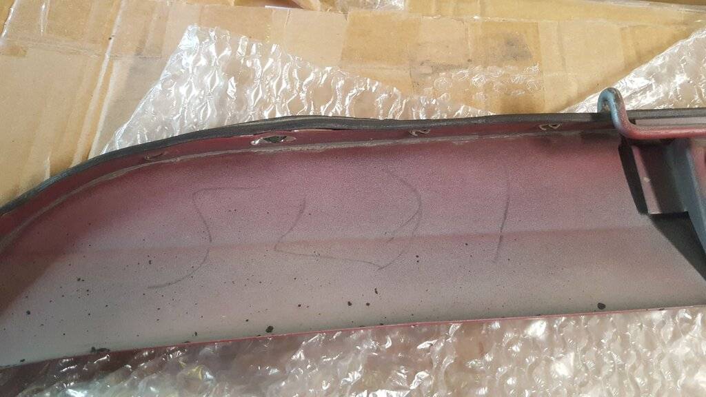 Fenderskirt right marking.jpg