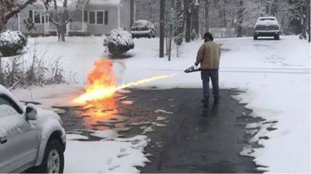flamethrower_38334983_ver1.0_640_360.jpg