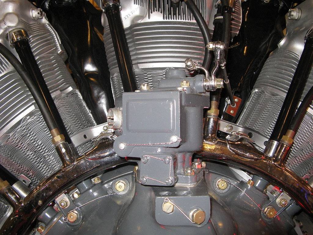 FM2_engine_007.jpg