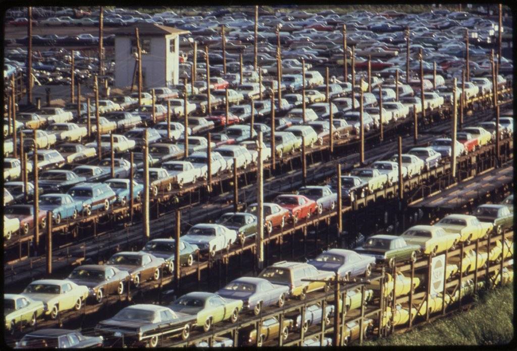 FOB_DETROIT-NEW_CARS_ARE_LOADED_ONTO_RAILROAD_CARS_AT_LASHER_AND_I-75_-_NARA_-_549696.jpg