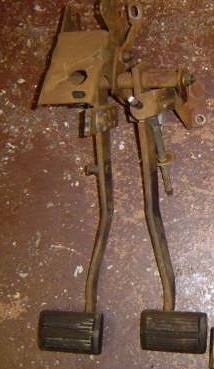 Four speed pedals, manual.jpg