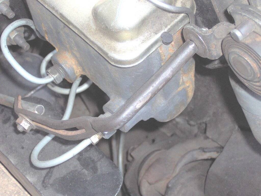 Gas Pedal Control Rod Bend.jpg