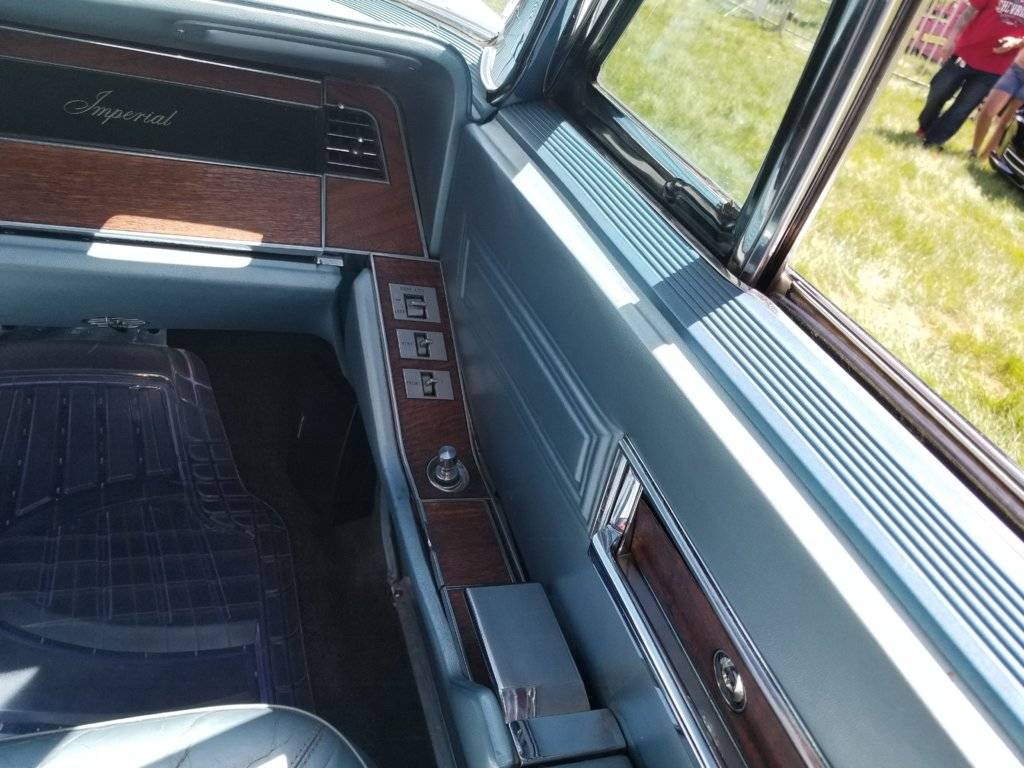 Gilberts car show 67 Imp pewr vents.jpg