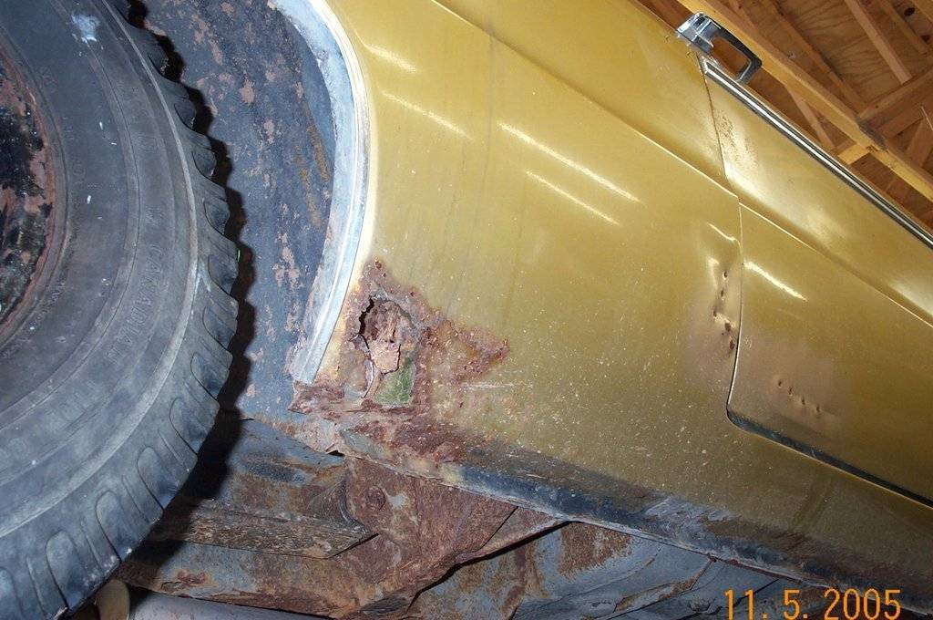 Gold Rt Rear Qtr.jpg