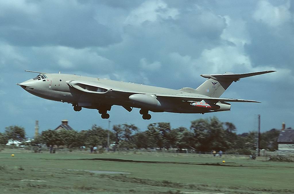 Handley_Page_HP-80_Victor_K2%2C_UK_-_Air_Force_AN0992882.jpg