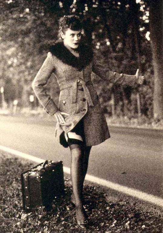 Hitchhiker_by_retromodelsari.jpg