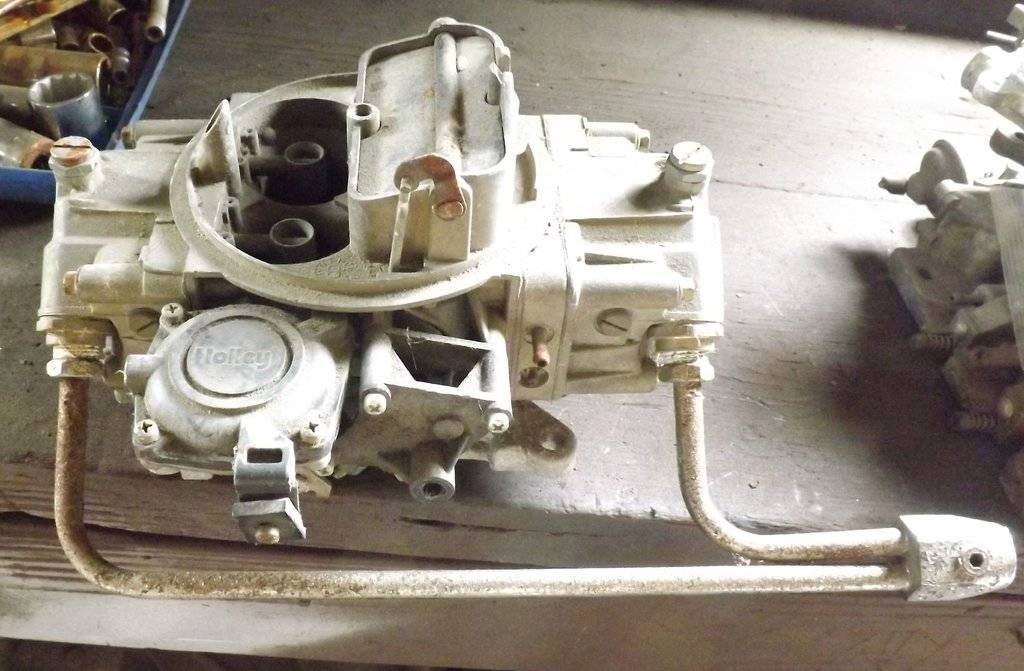 holley carb 4bbl 650 vac secondaries.jpg