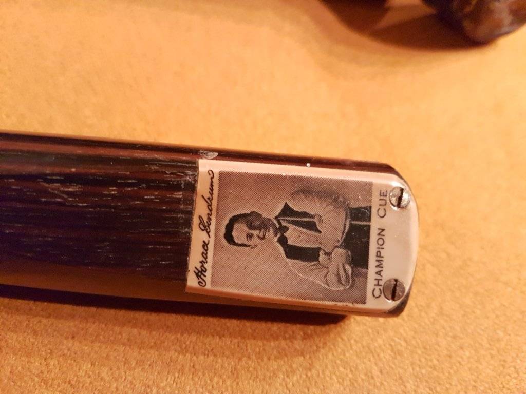 Horace Lindrum Cue 2.jpg