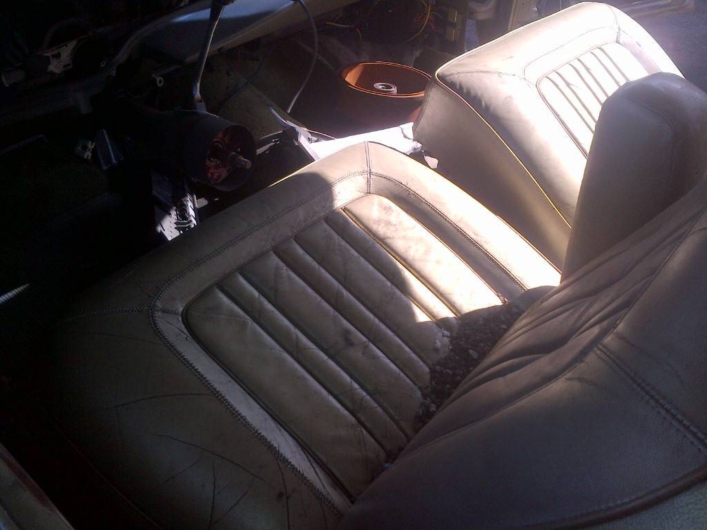 For Sale 69 Imperial and 71 NY'er at Detroit Junkyard For C Bodies