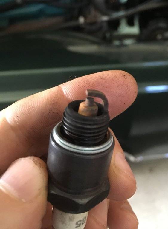 Reading my spark plugs; Fuel? Oil? Valve Seals? Carb leaking? For C