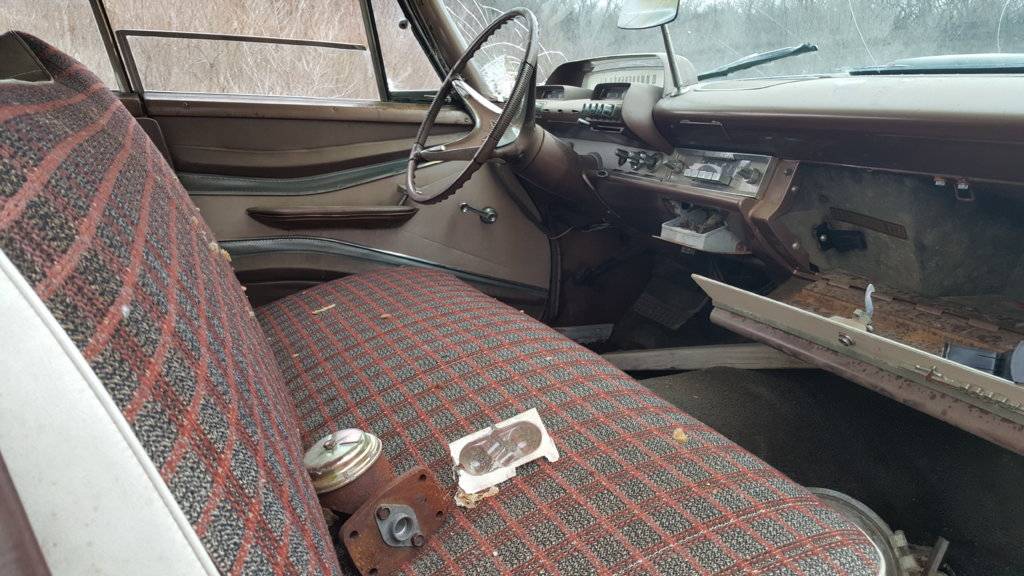 Interior 1960 dodge.jpg