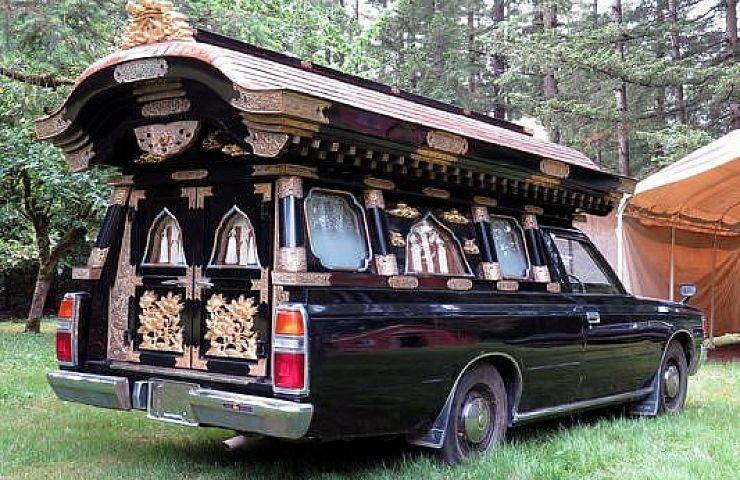 Japanese-Hearse-2-800.jpg