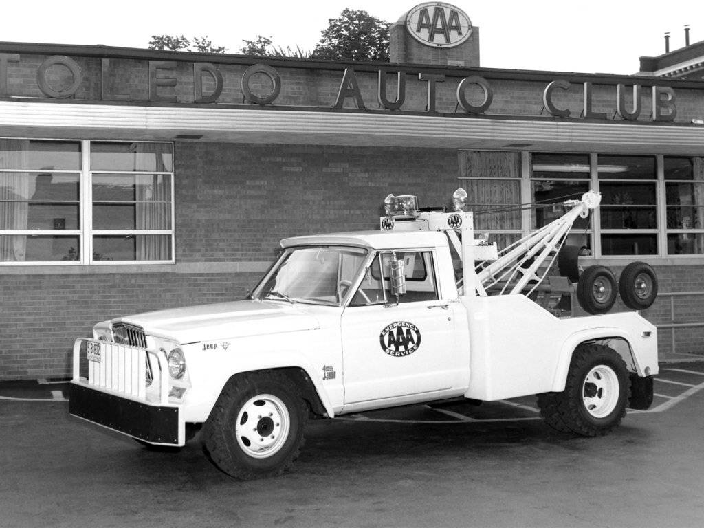jeep_gladiator_tow_truck_1.jpg