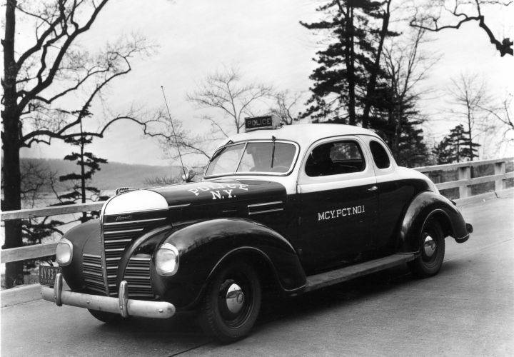 L-NYPD-1938-Plymouth.jpg