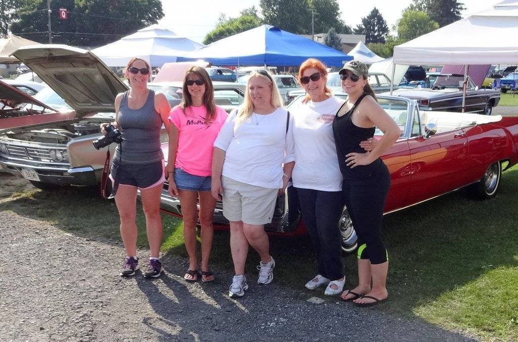 ladys of somelucky guys at fcbo.jpg