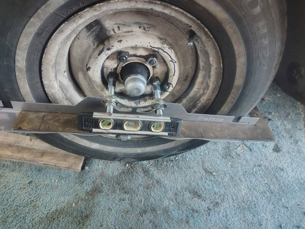 left-front-wheel-w-toe-in-guide.jpg