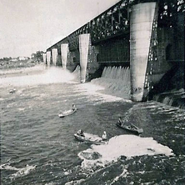 Lockport-Manitoba-Fishermen-early-1950s.jpg