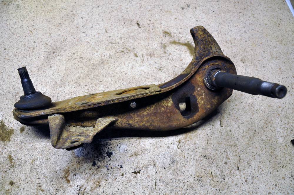 Lower Control Arms - 02.JPG