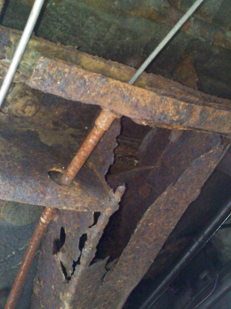 Major rotted out subframe.jpg