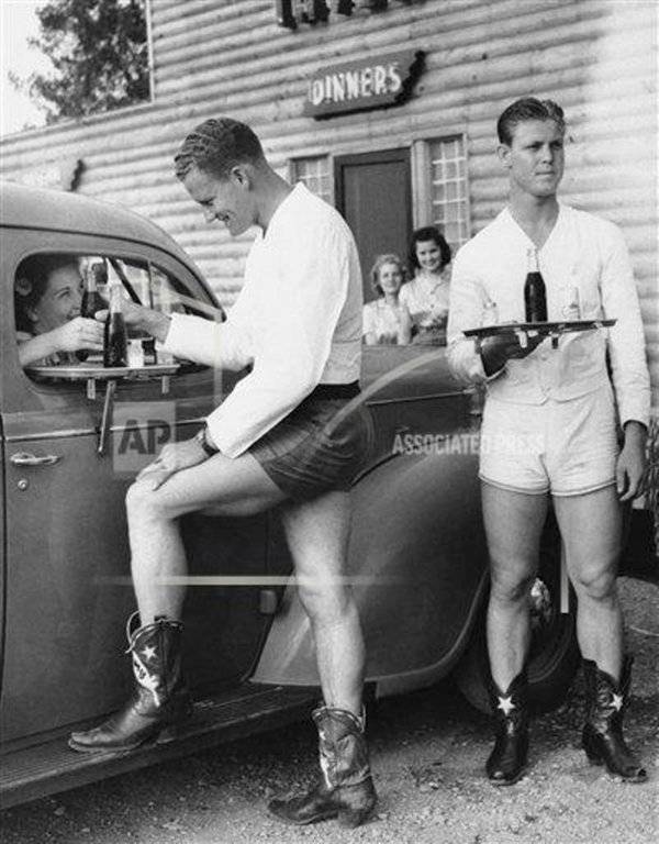 male-carhops_ap_1940_lg-jpg.jpg