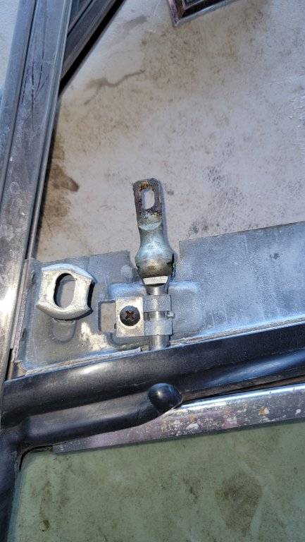 motor shaft with bearings.jpg