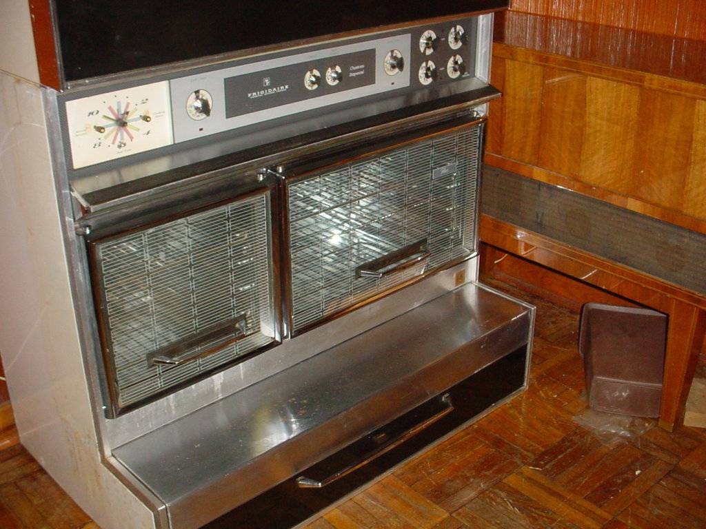 My Antiques pics 023.jpg