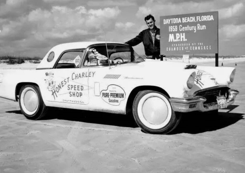 Nascar driver Joe Lee Johnson - 1959.jpg