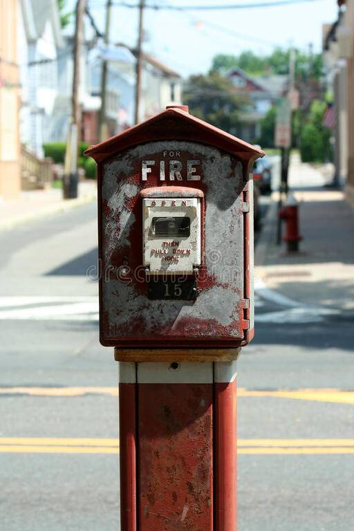 old-fire-alarm-box-23497488.jpg