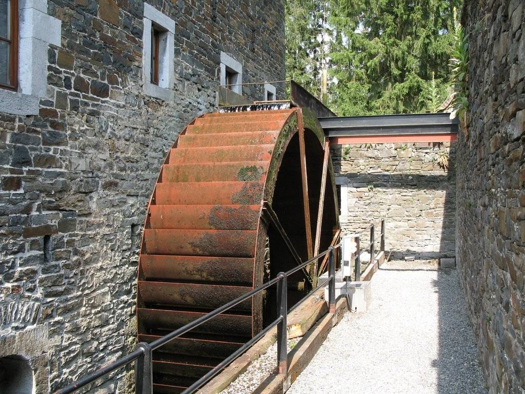 paddle-wheel-of-an-old-watermill-1213005.jpg