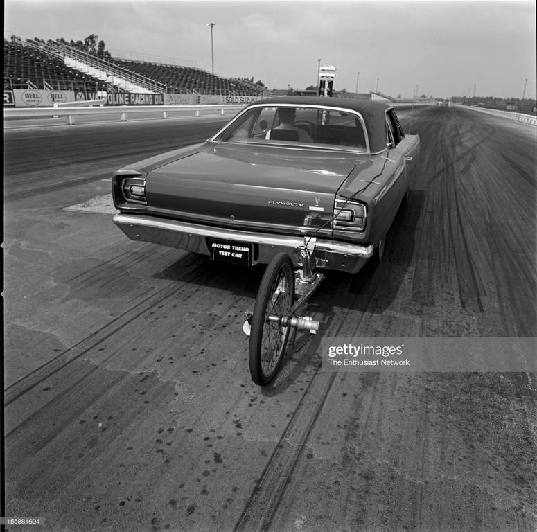 plymouth-road-runner-dodge-charger-picture-id155881604?s=2048x2048.jpg