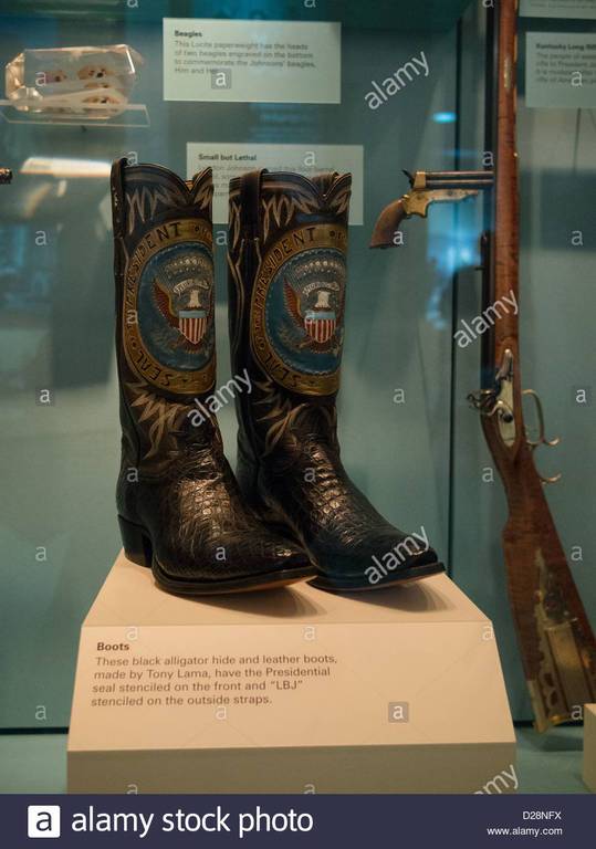 presidential-cowboy-boots-that-belonged-to-lyndon-b-johnson-in-an-D28NFX.jpg