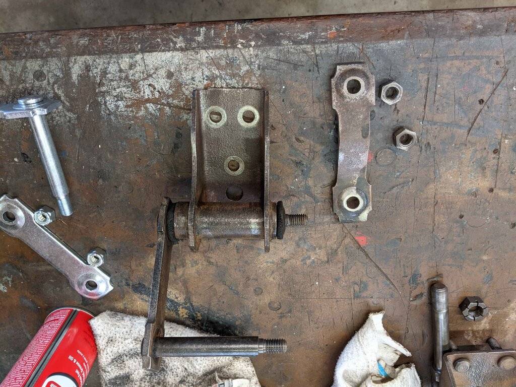 PXL_20210306_195518844 ls rear shackle and hanger.jpg