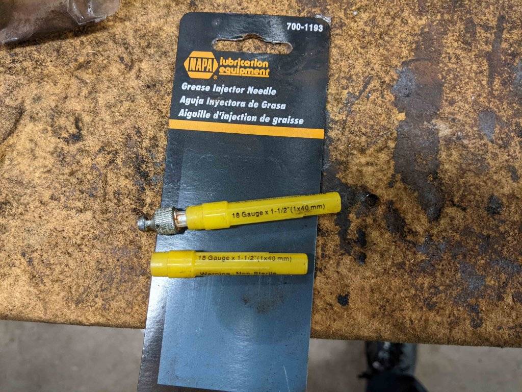 PXL_20231217_172935874 grease needle.jpg