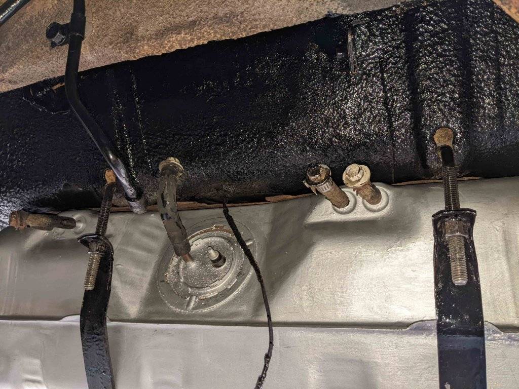 PXL_20240118_182207874 Gas Tank ports.jpg