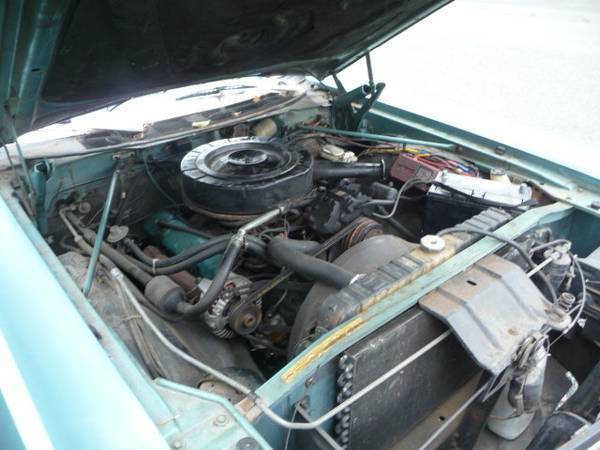 Q4 - Aquamarine Poly 4-door Crown - 010.jpg