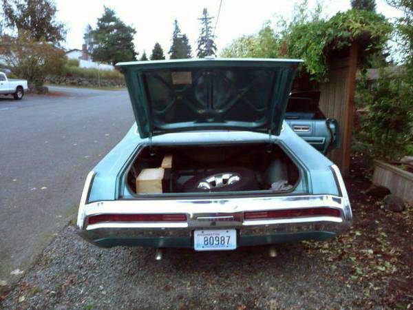 Q4 - Aquamarine Poly 4-door Crown - 011.jpg