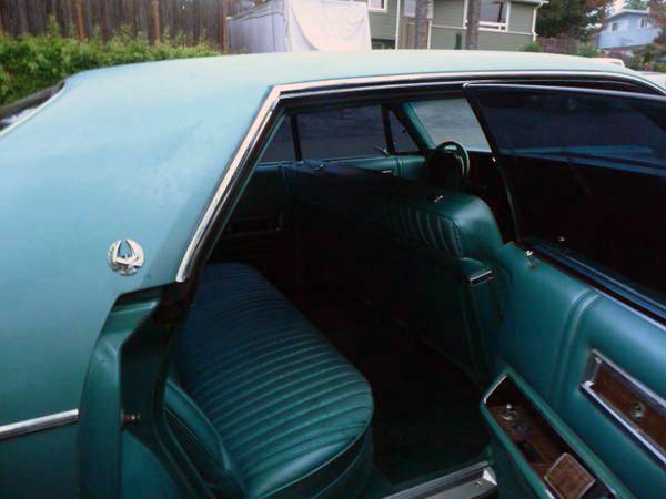 Q4 - Aquamarine Poly 4-door Crown - 013.jpg