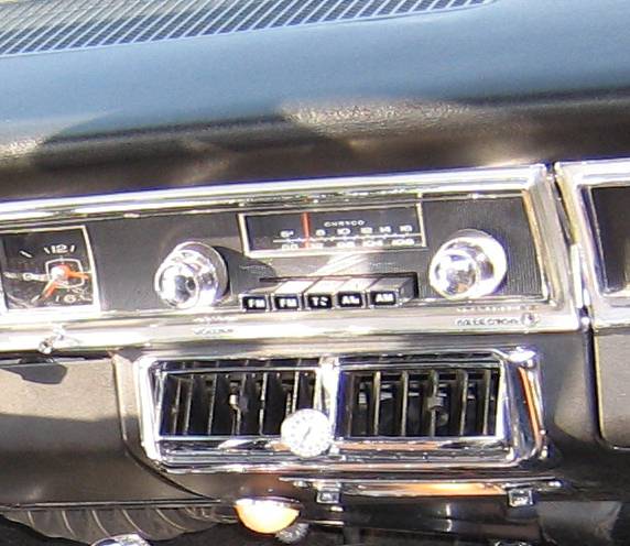 RADIO CLOSEUP.jpg