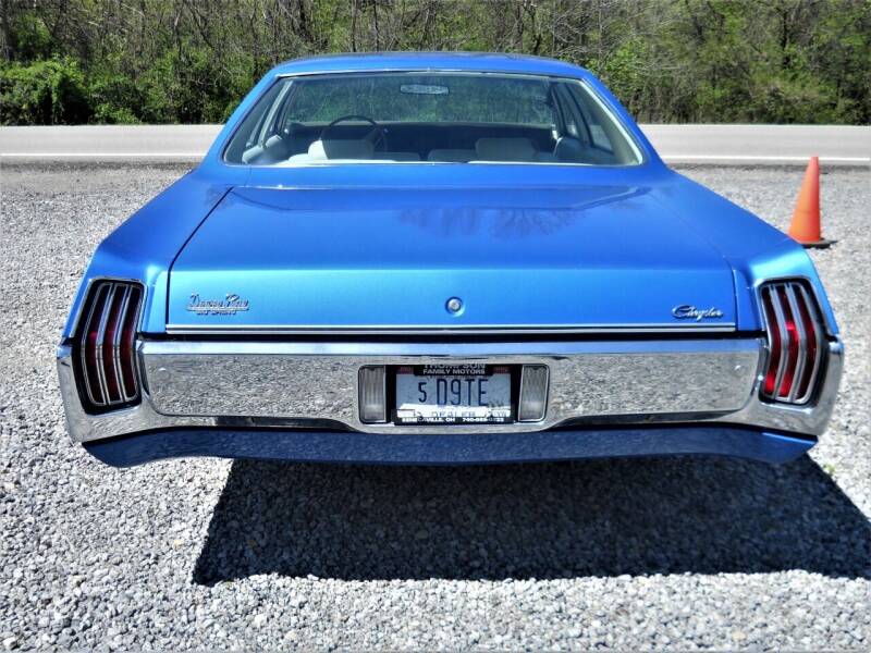 rear 1972-chrysler-newport-custom.jpg
