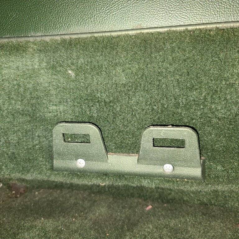 rear seat belt clip 2.jpg