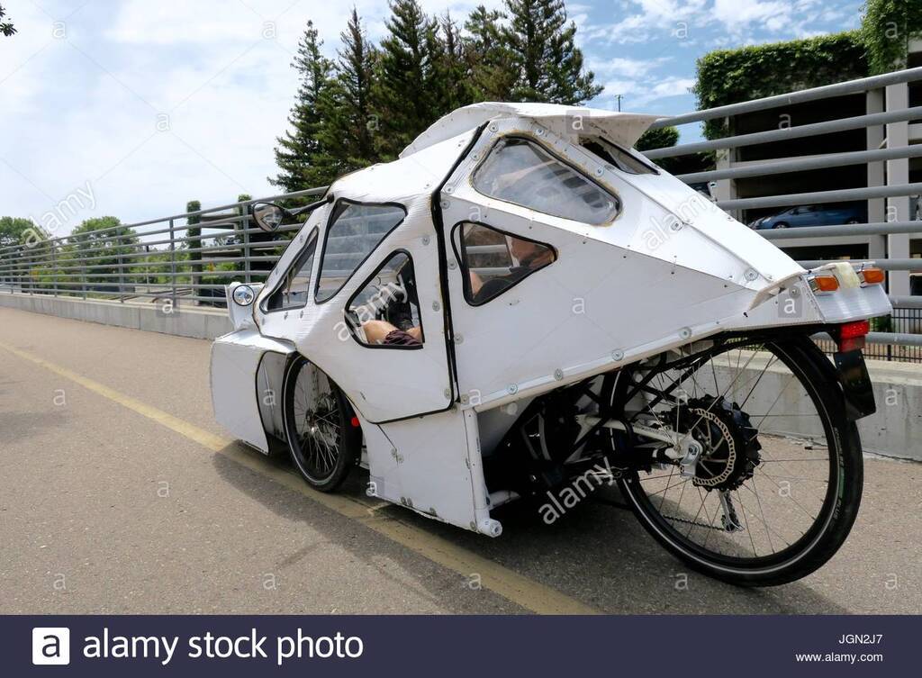 recumbent-trike-with-prototype-aerodynamic-shell-JGN2J7.jpg