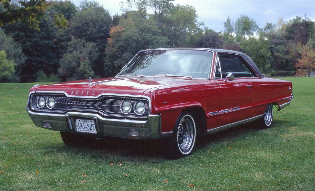 Red Dodge Pics 002.jpg