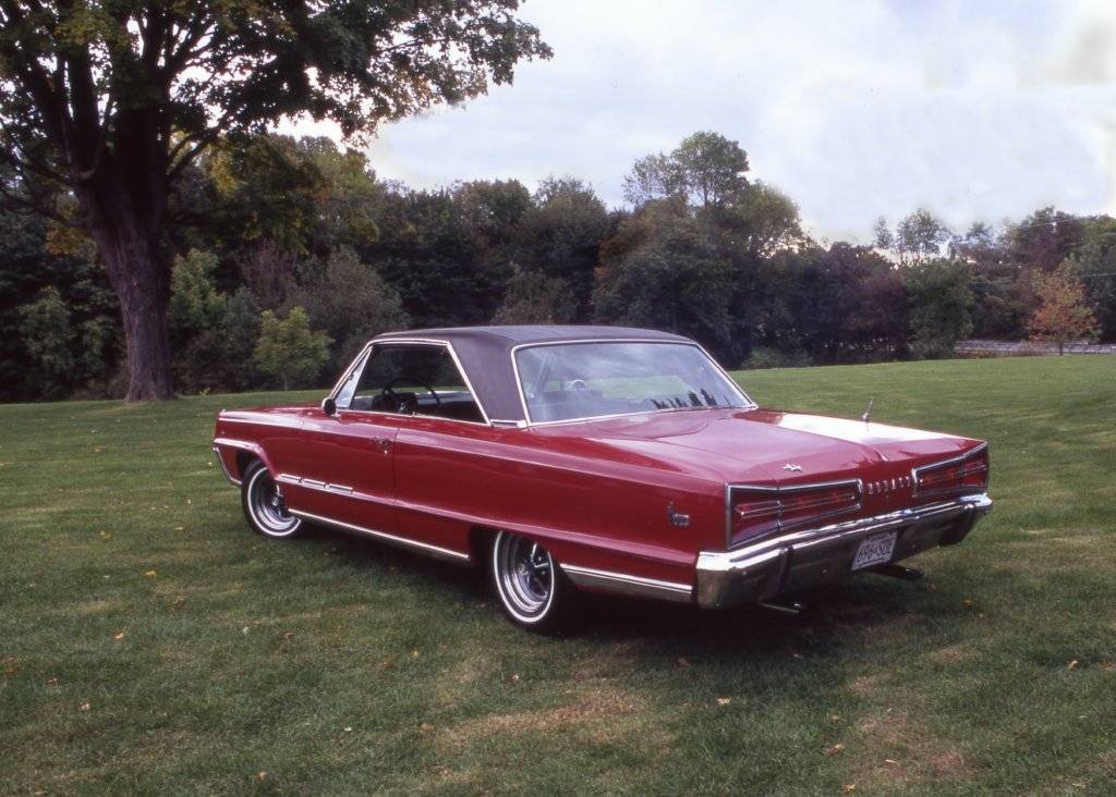 Red Dodge Pics 007.jpg