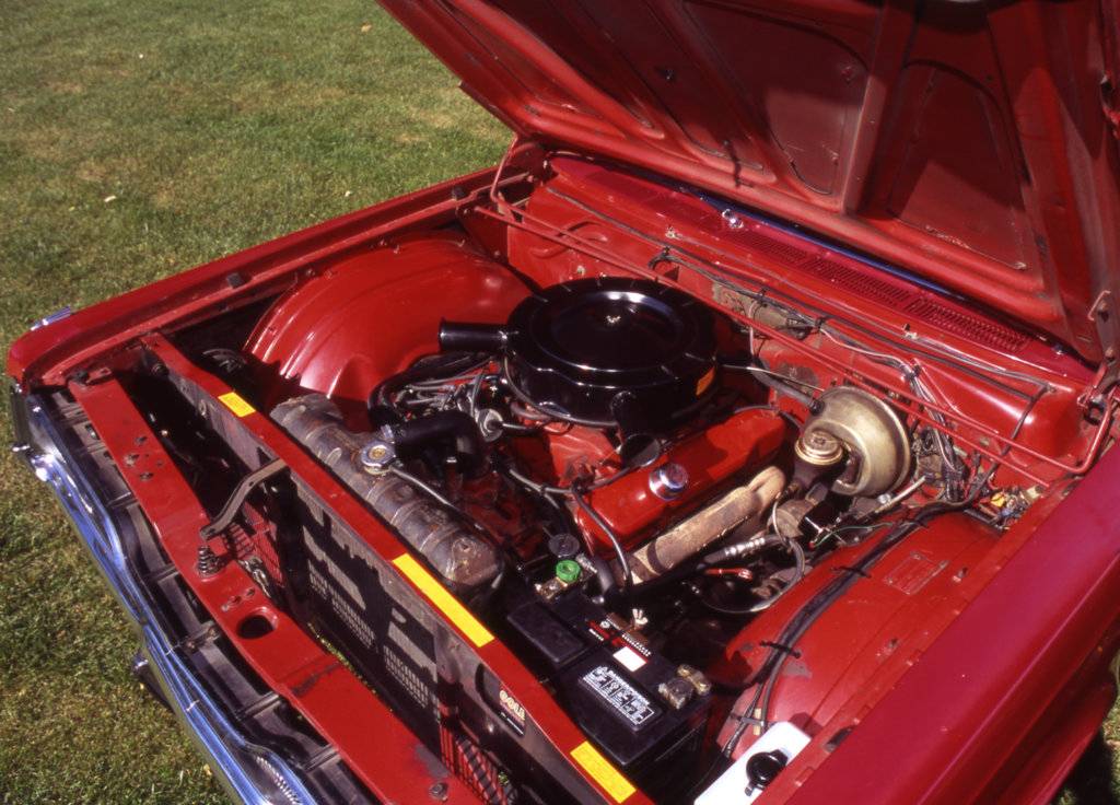 Red Dodge Pics 008.jpg