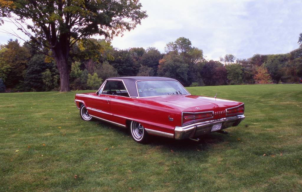 Red Dodge Pics 014.jpg