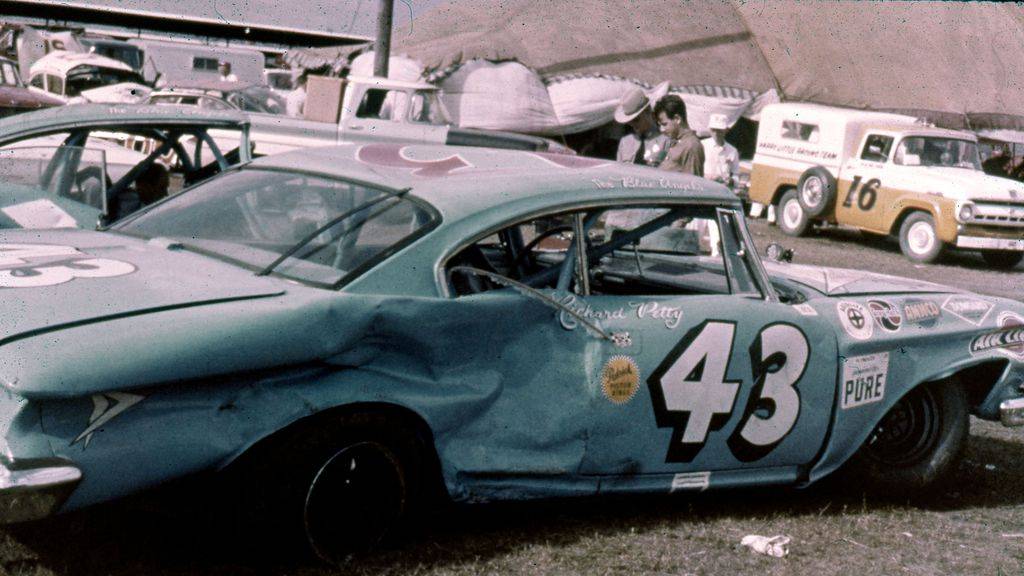 richard-petty-daytona-500-1961.vresize.1024.576.high.92.jpg