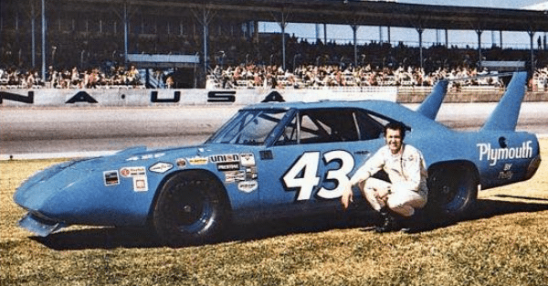 richard_petty_1970_plymouth_superbird_by_kristina_blankenship_twitter.png