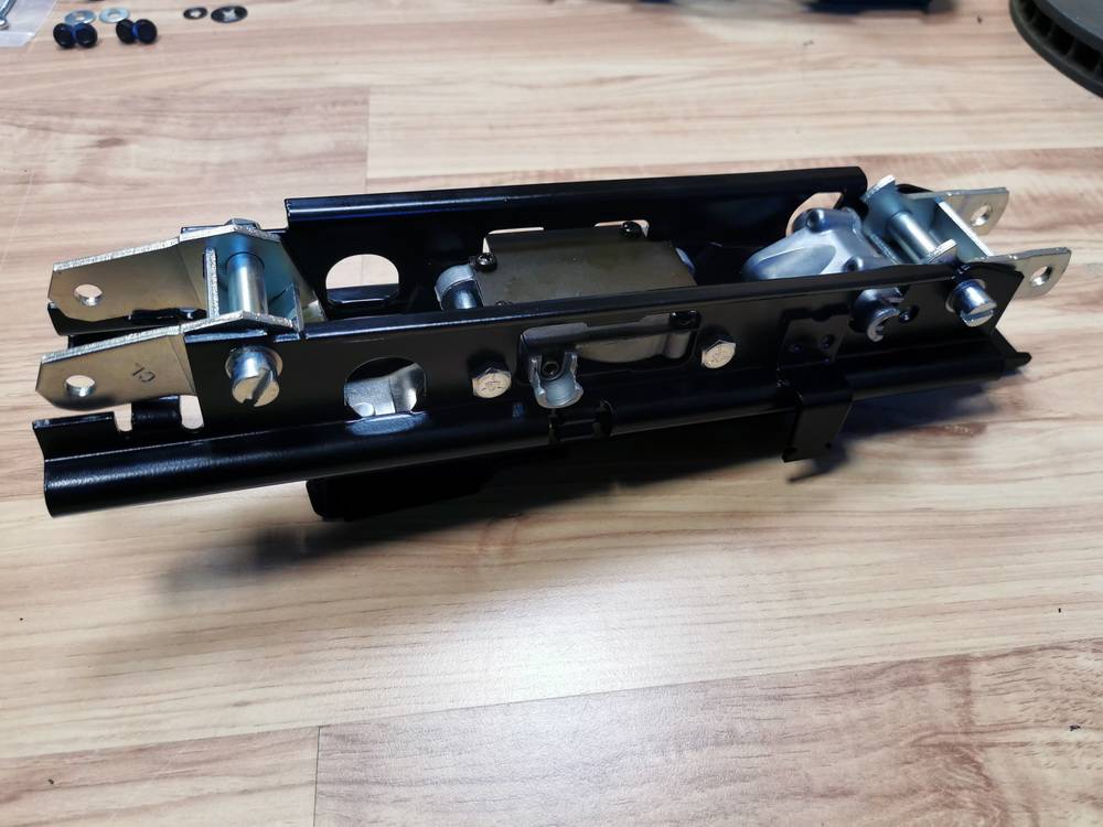 Seat Tracks - 12.jpg