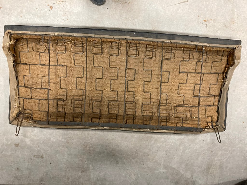 seat unknown (2).jpg