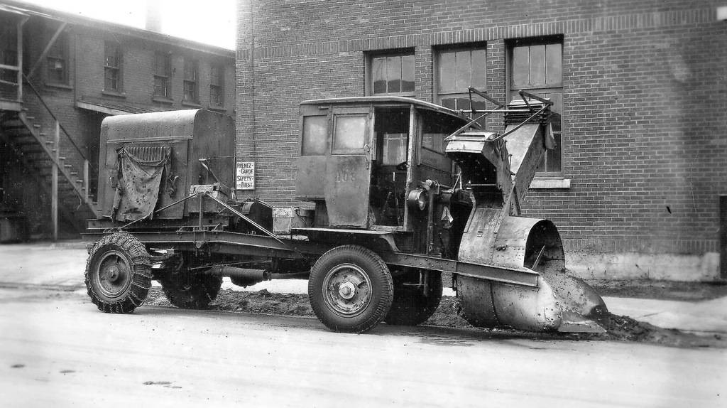 sicard-snow-blower-1930.jpg